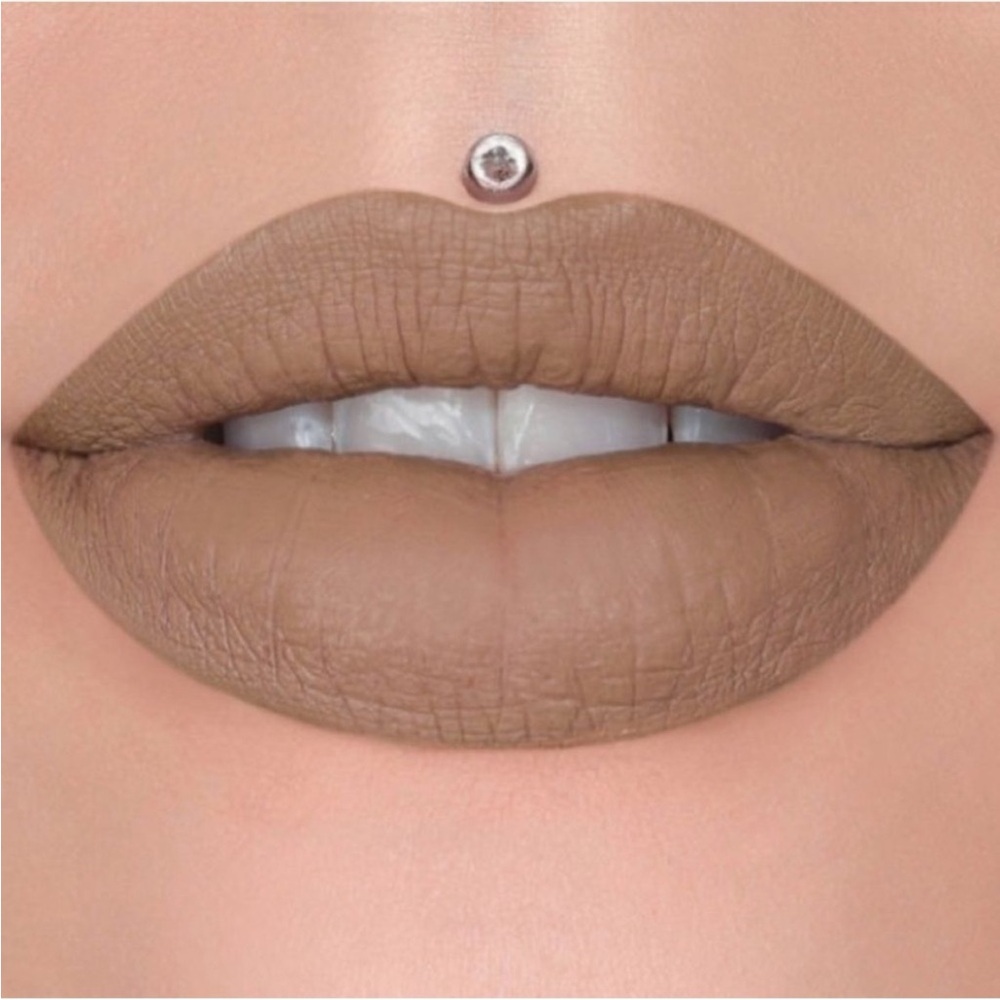 NIB Jeffree Star Velour Liquid Lipstick -
Posh Spice (SEALED) Matte Brown